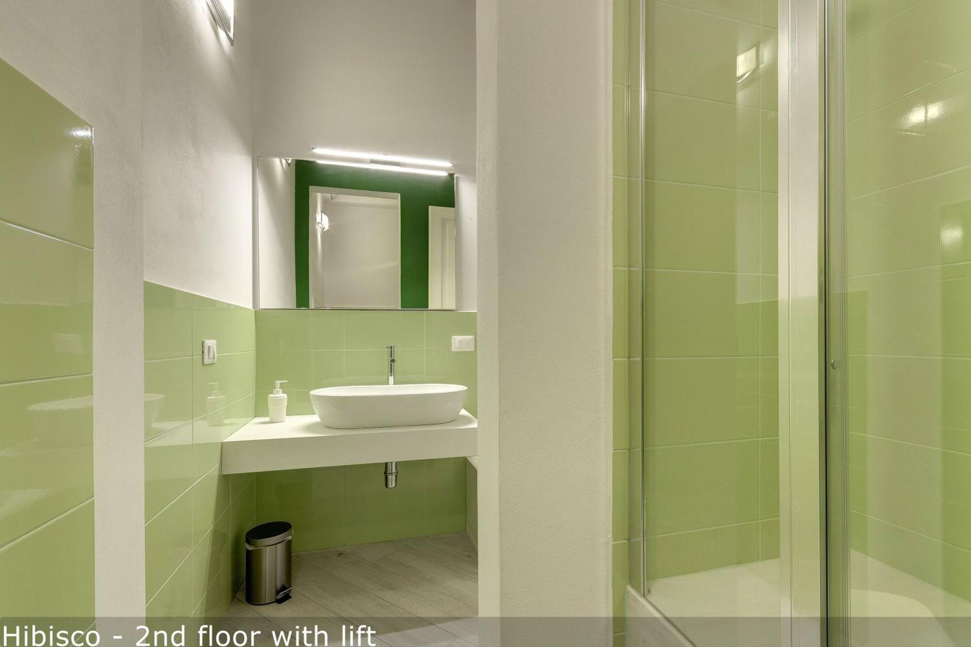 Vertical Garden Apartments By Mamo Florence Bilik gambar
